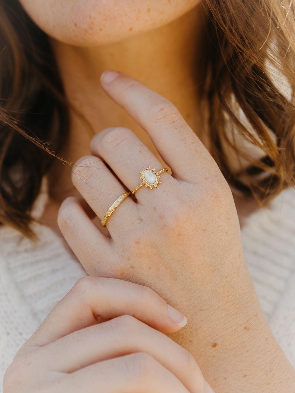 CHERYL BA White Ring Les Petites Pampilles Paris