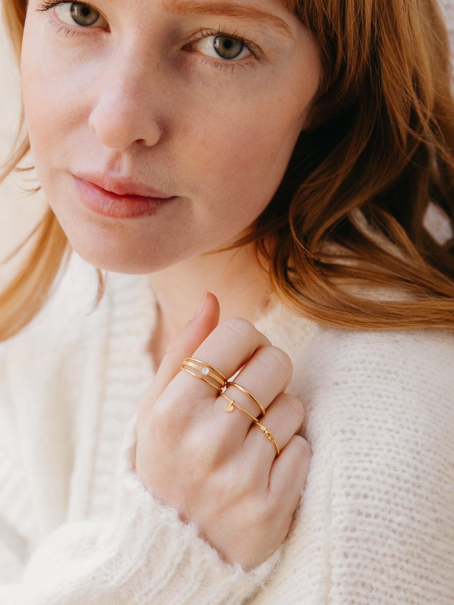 GABY BA Bague Blanche Les Petites Pampilles Paris