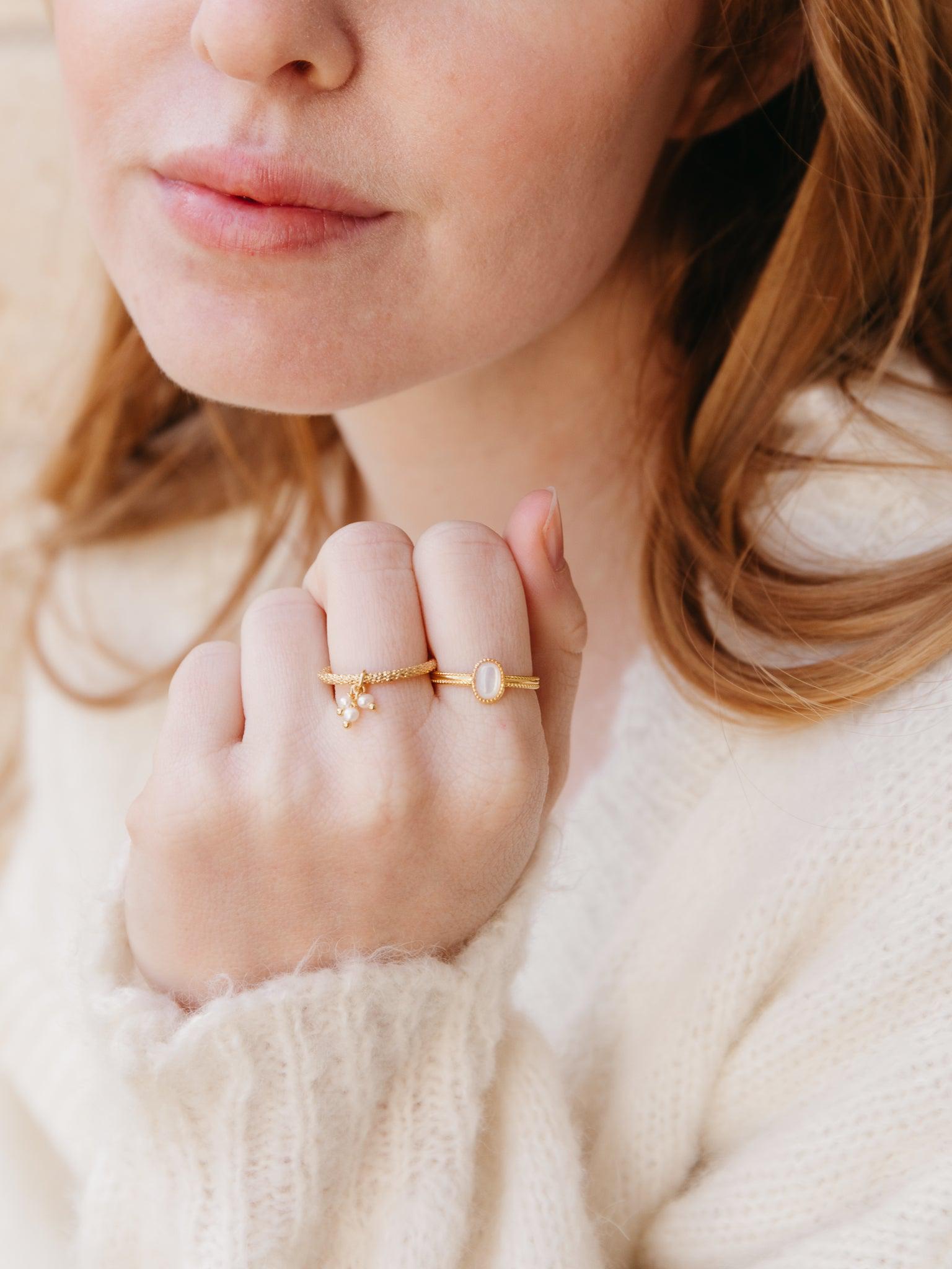 PERRINE BA Bague Blanche Les Petites Pampilles Paris